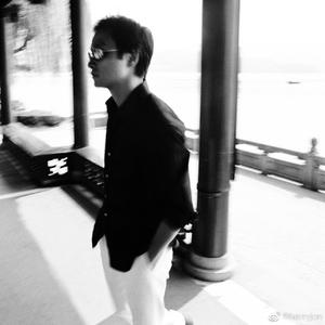 老公弄我一边干一边说粗话电影
